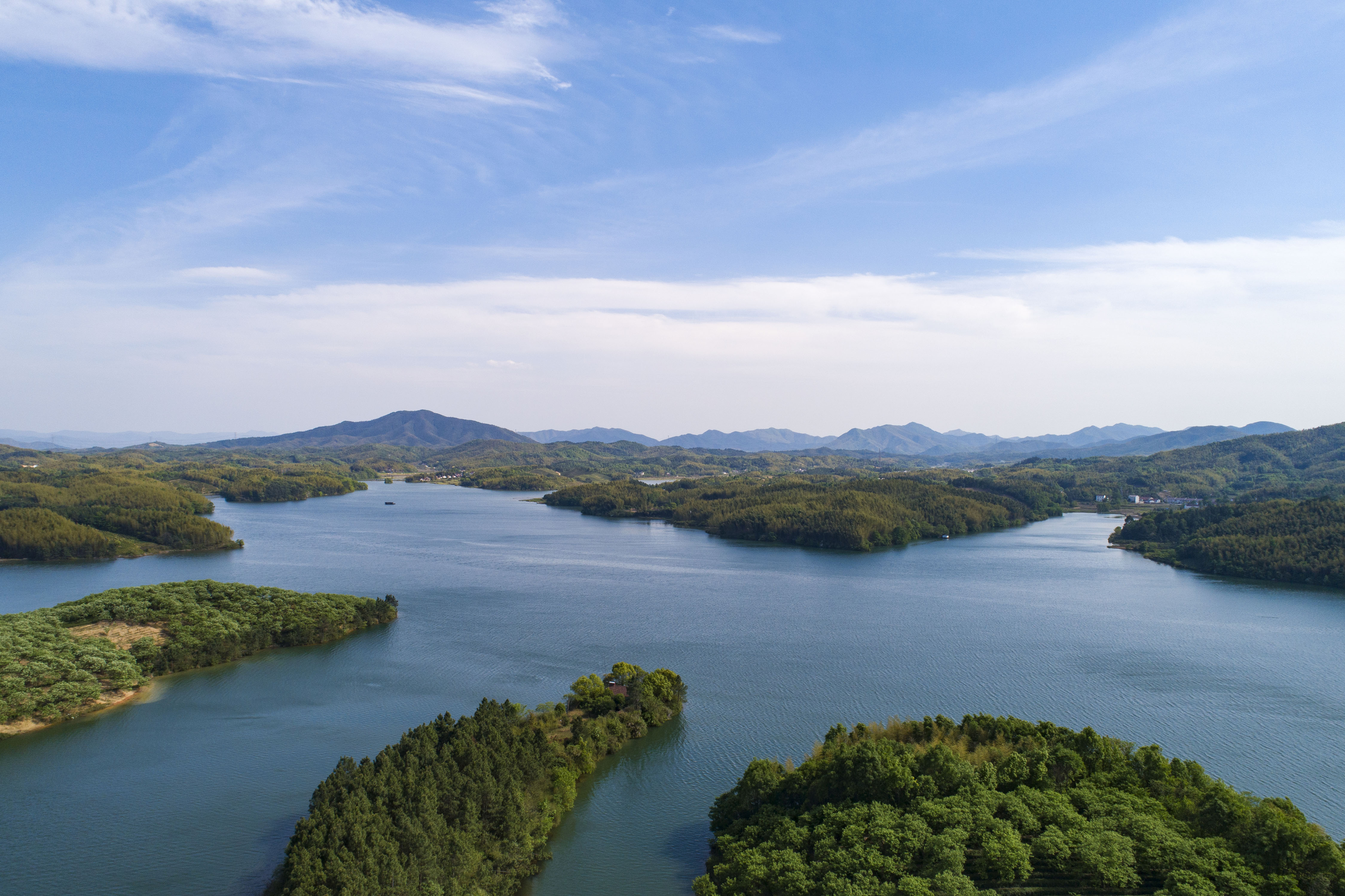 安徽宣城:湖光山色景如画