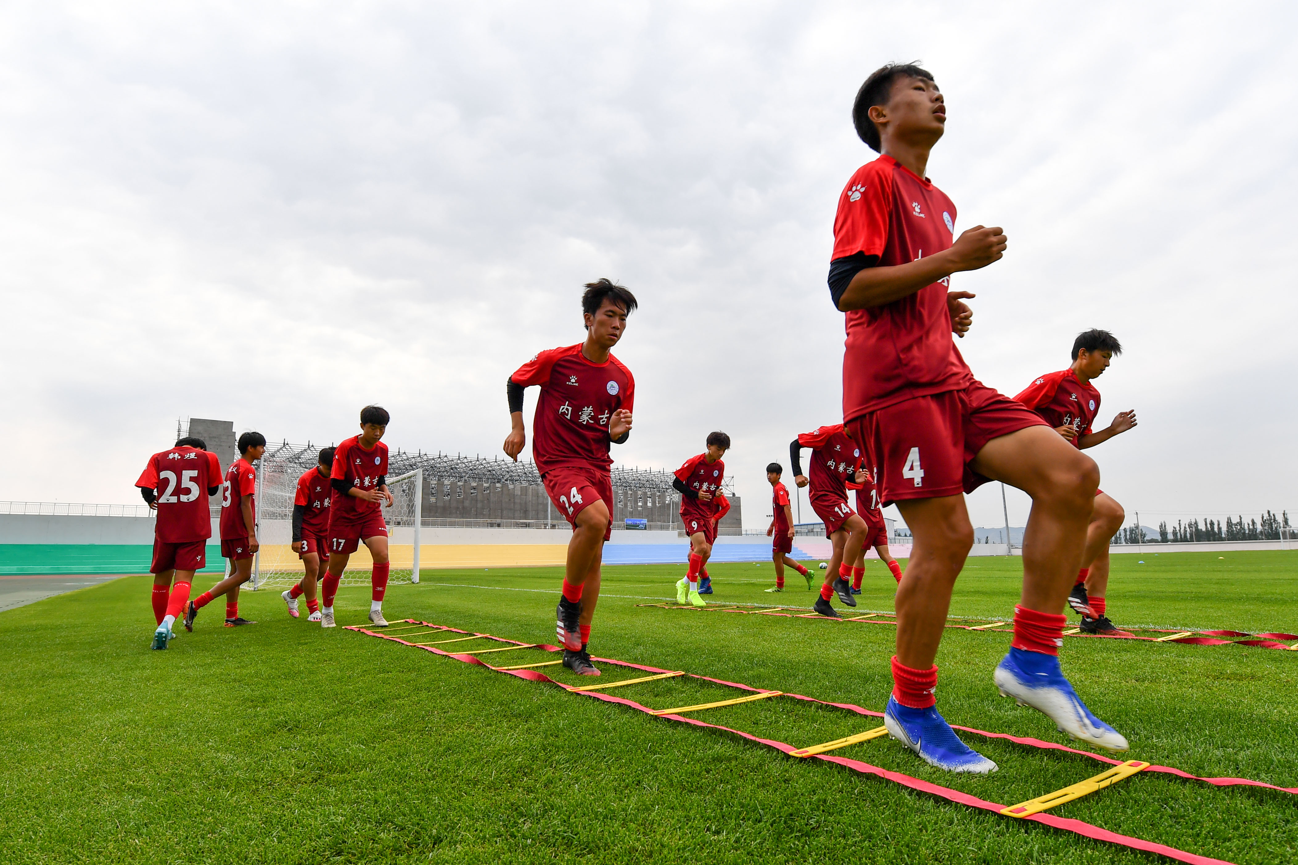 足球| 内蒙古u17足球队训练备战